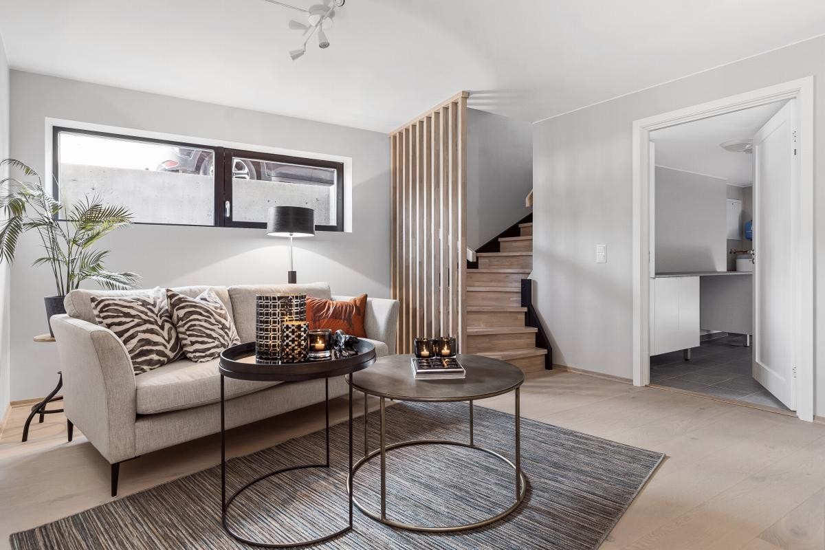 Stue i kjeller. Galleribilde