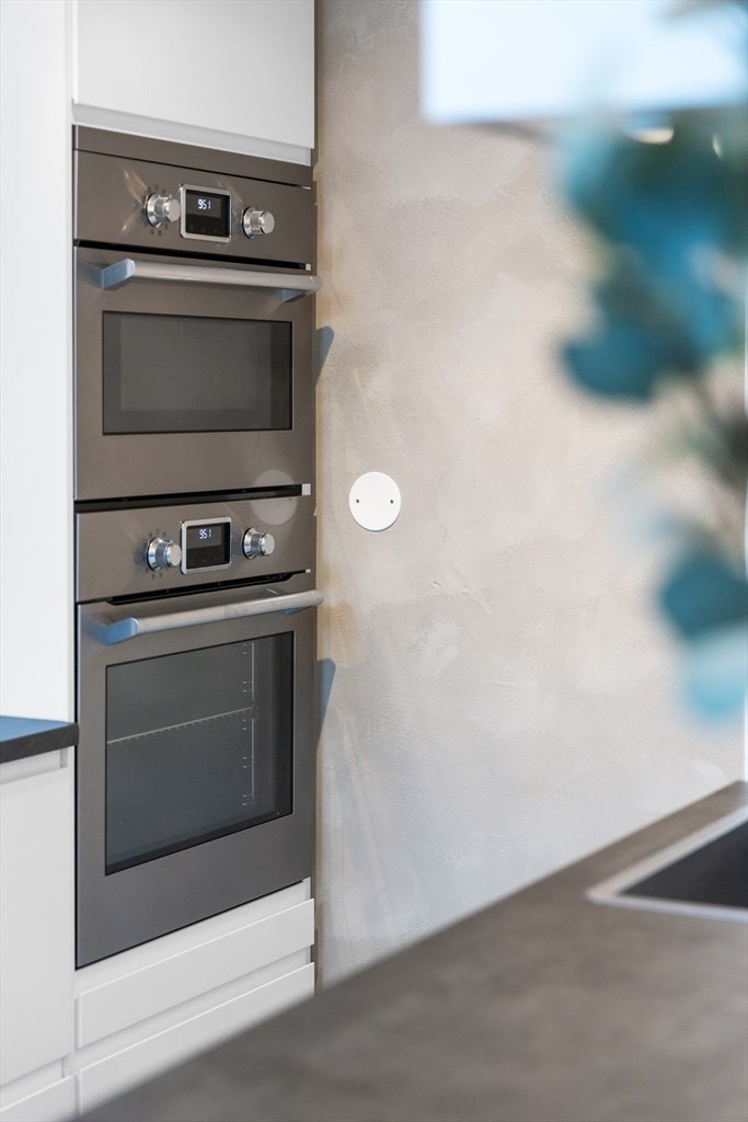 Integrert stekeovn/mikrobølgeovn og stekeovn fra 2019. Galleribilde