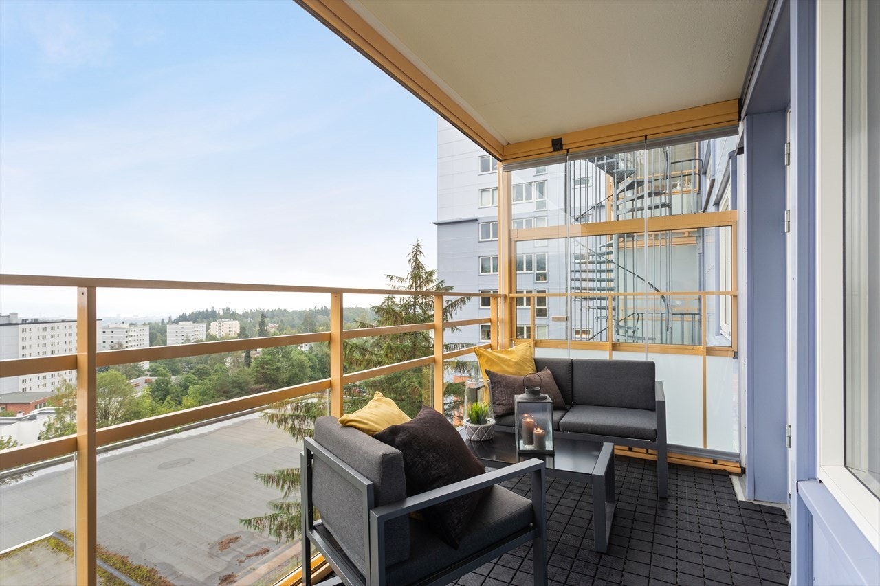 Sydøstvendt balkong på ca. 7 kvm med fin utsikt. Galleribilde