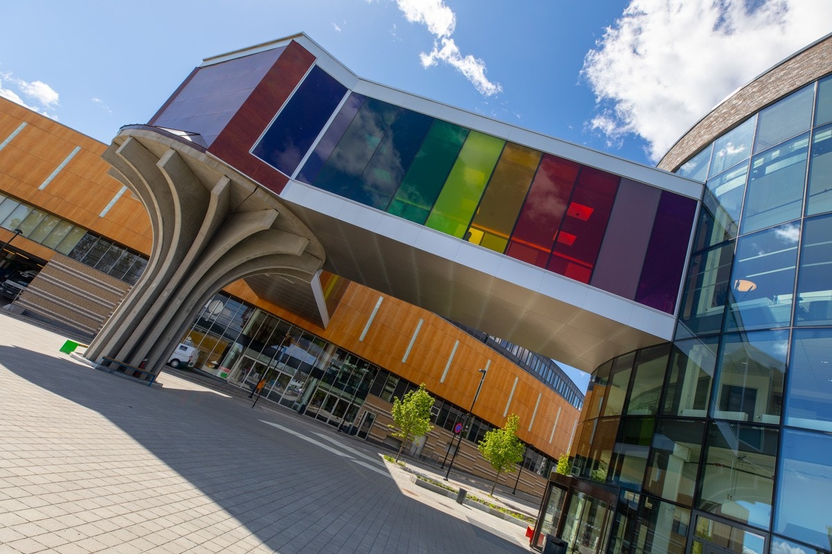 Jessheim storsenter byr på over 150 butikker med et godt shopping- utvalg, i tillegg til spisesteder, kaféer og andre servicetilbud - midt i hjertet av Jessheim by. Galleribilde