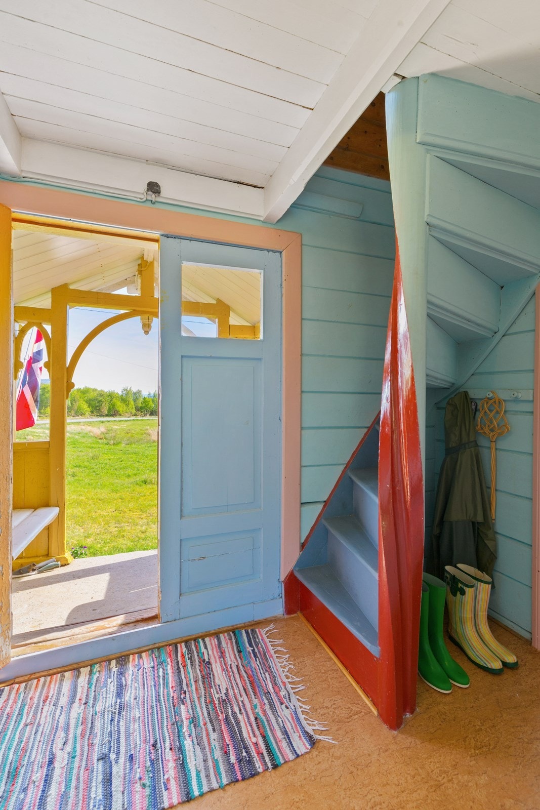 Entré | Trapp opp til loftet. Galleribilde