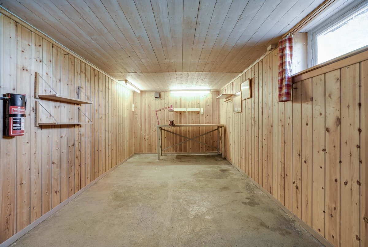 Kjelleretasjen består av flere boder Galleribilde