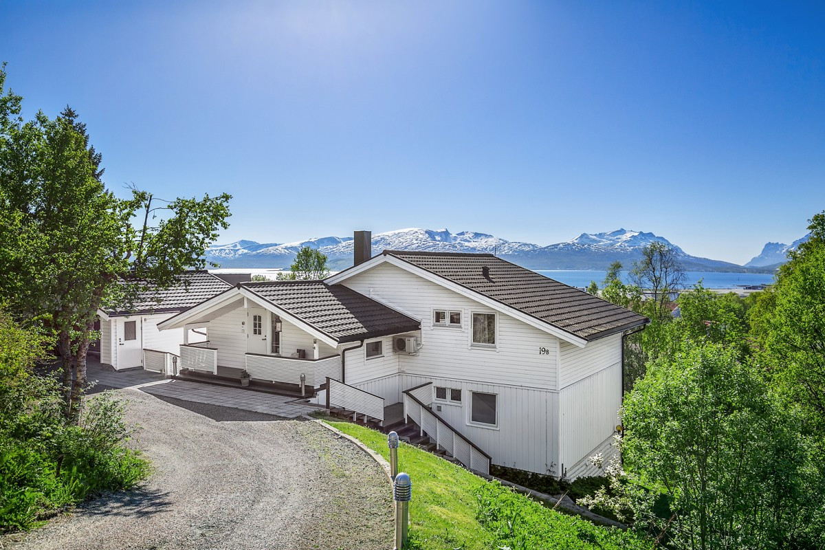 Veldig gode sol- og lysforhold, samt nydelig utsikt