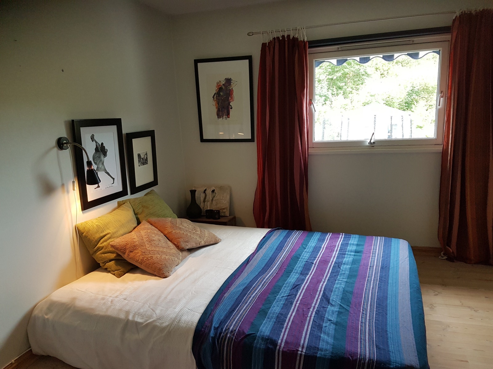 Boligen har fire soverom, hvorav to store og romslige og to litt mindre Galleribilde