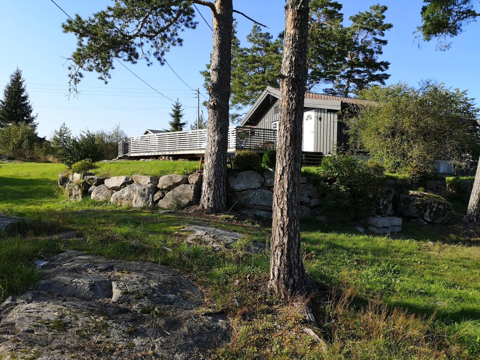 Fasade og hage 2 Galleribilde