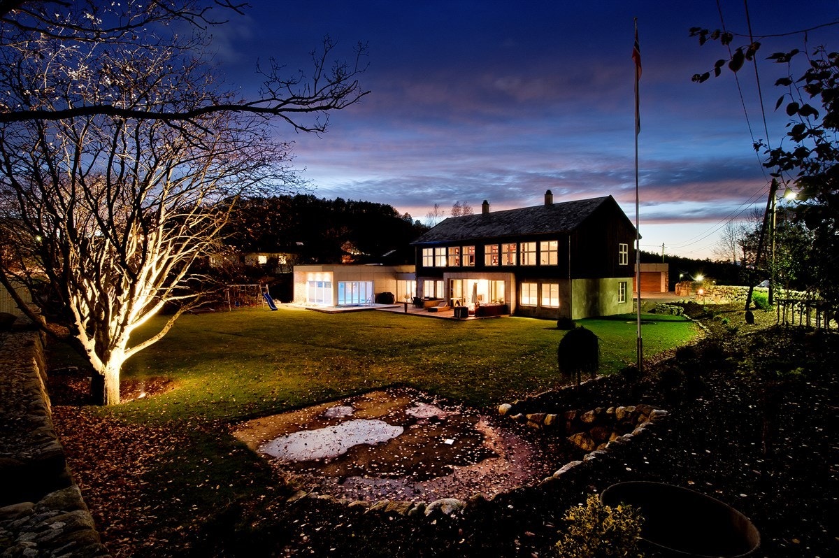 Boligen er fra 1955, men er vesentlig oppgradert og påkostet i løpet av årene. Galleribilde