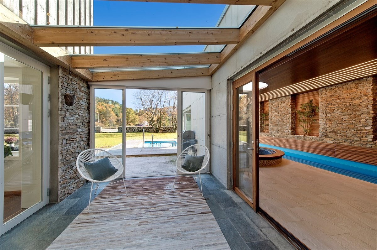 Solstue/vinterhage. Galleribilde