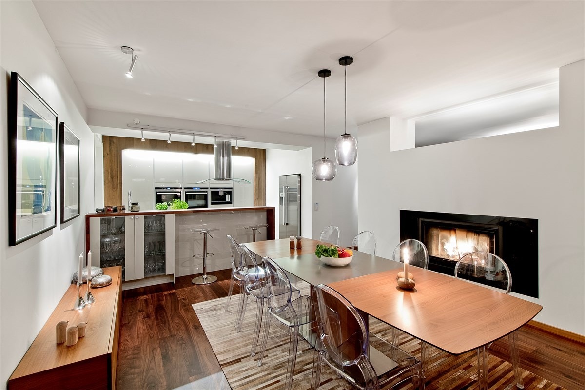 Flott peis med innsats gjør spisestuen ekstra innbydende. Galleribilde