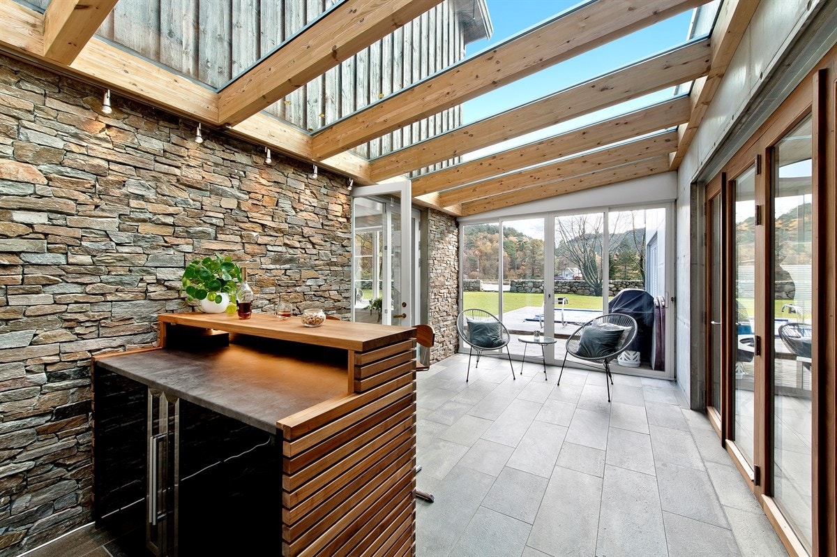 Solstue/vinterhage. Galleribilde