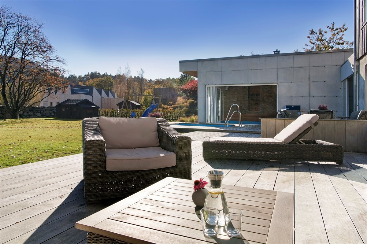 Tomten har sol fra morgen til kveld. Galleribilde