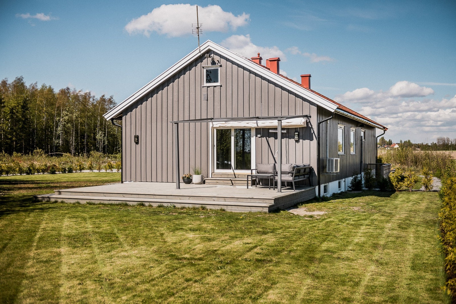 Solforholdene rundt på tomten er gode. Galleribilde