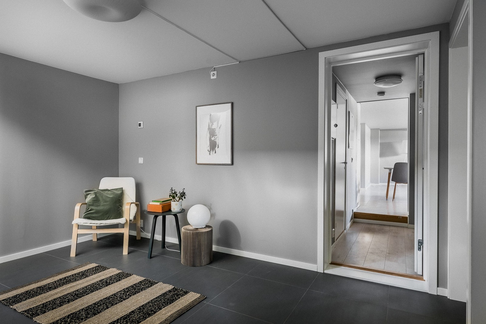 En utmerket ungdomsavdeling eller gjesteplass. Galleribilde