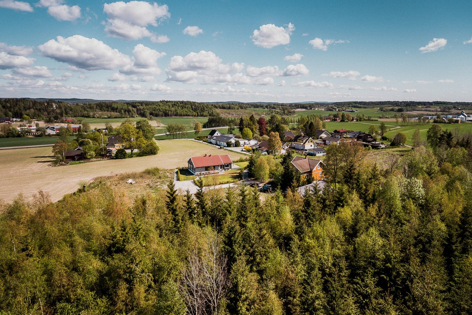 Ski Togstasjonen er innenfor kort kjøre- og sykkelavstand og har hyppige, pendlervennlige avganger til Oslo. Galleribilde