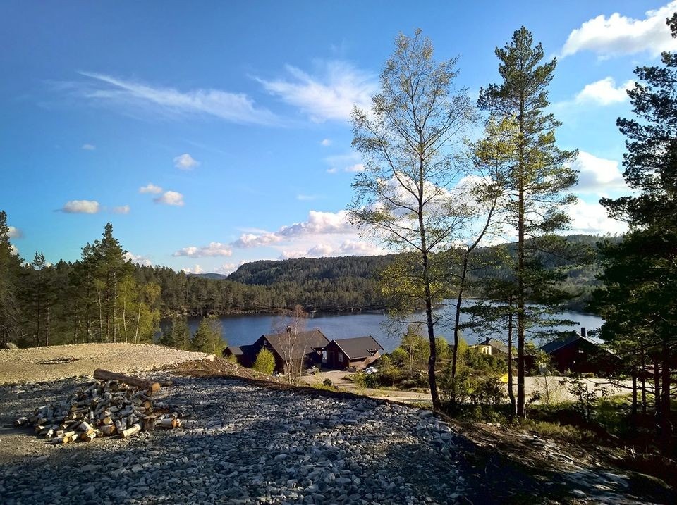 Utsikt fra tomt nr 7 mot syd og Høverslandsvannet. Galleribilde