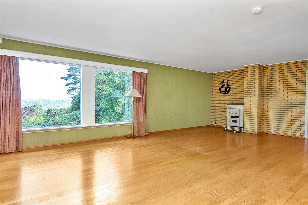 Med store vinduer for optimalt utsyn. Galleribilde