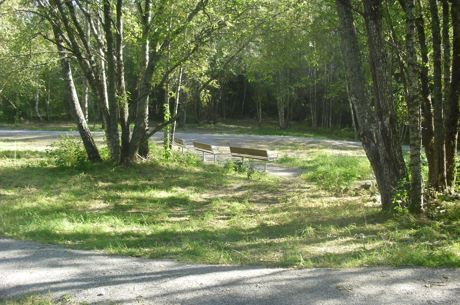 Sittegrupper og vid tumleplass Galleribilde