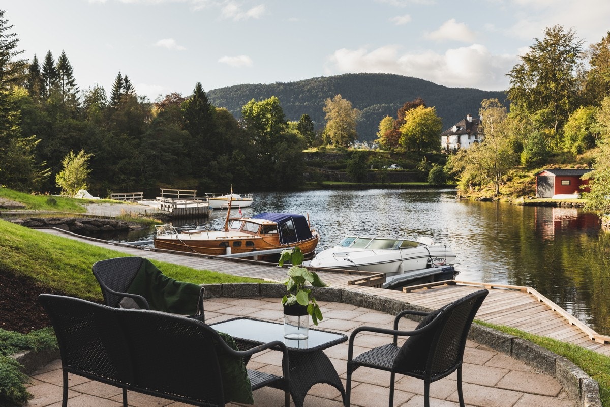 Landlige og idylliske omgivelser, men kun en kort kjøretur unna Bergen Sentrum. Galleribilde
