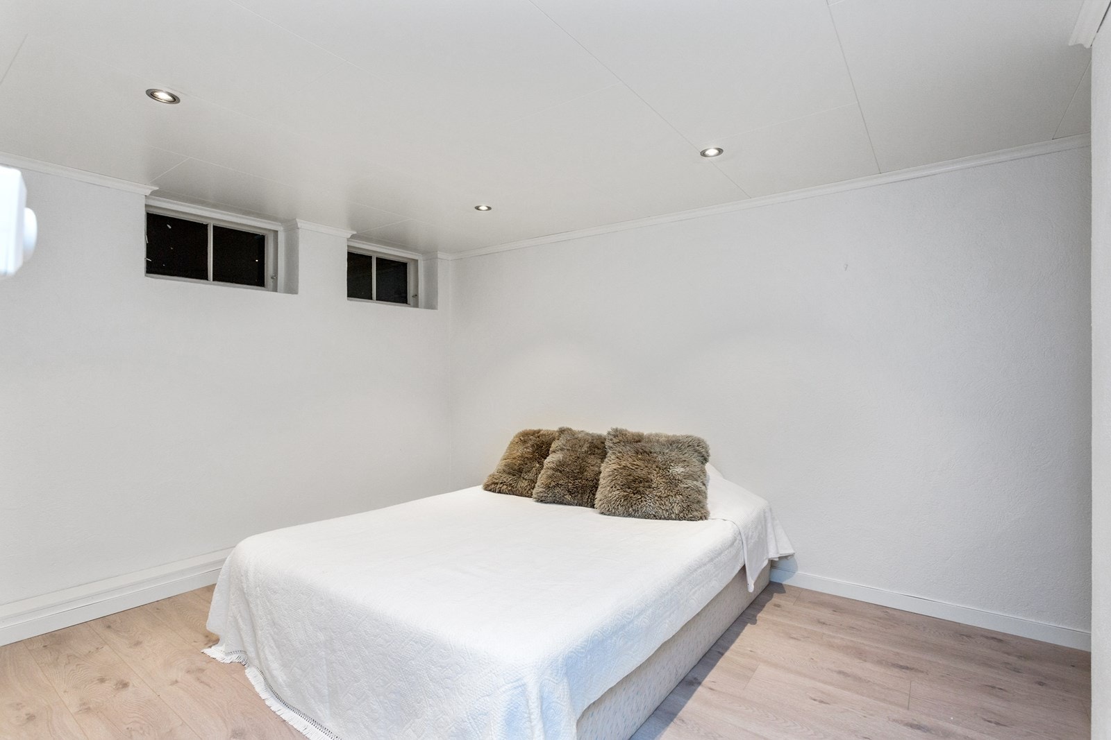 Soverom/disp rom kjeller. Galleribilde