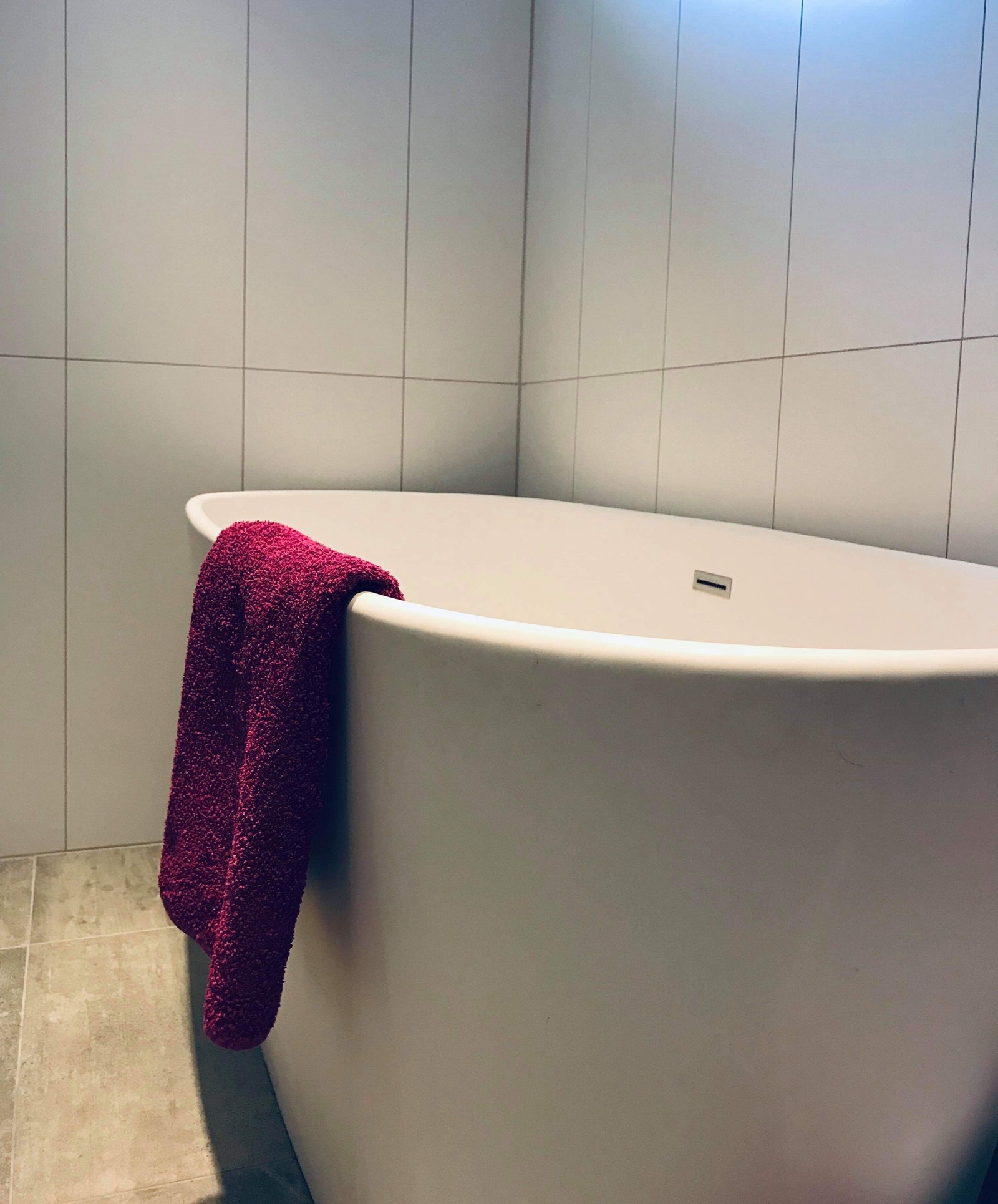 stort bad med badekar Galleribilde