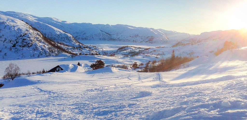 Solnedgang mot Stordalsvatnet, Stordalen hyttegrend Galleribilde