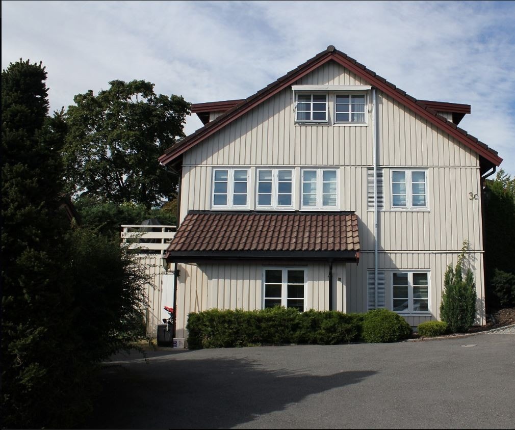 Lys og trivelig kjellerleilighet i stille boligområde Galleribilde