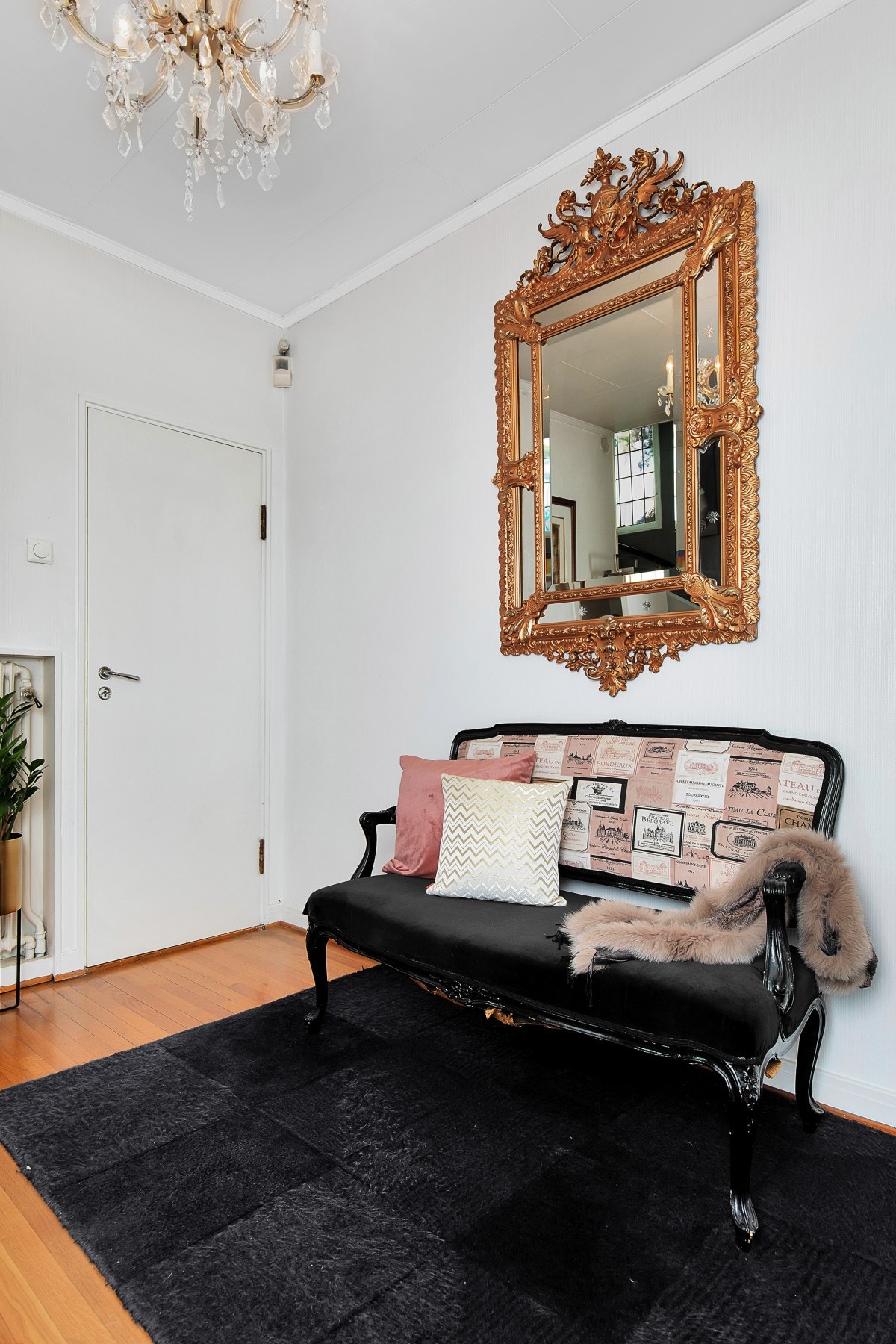 Detaljbilde fra entreén i første etasje Galleribilde