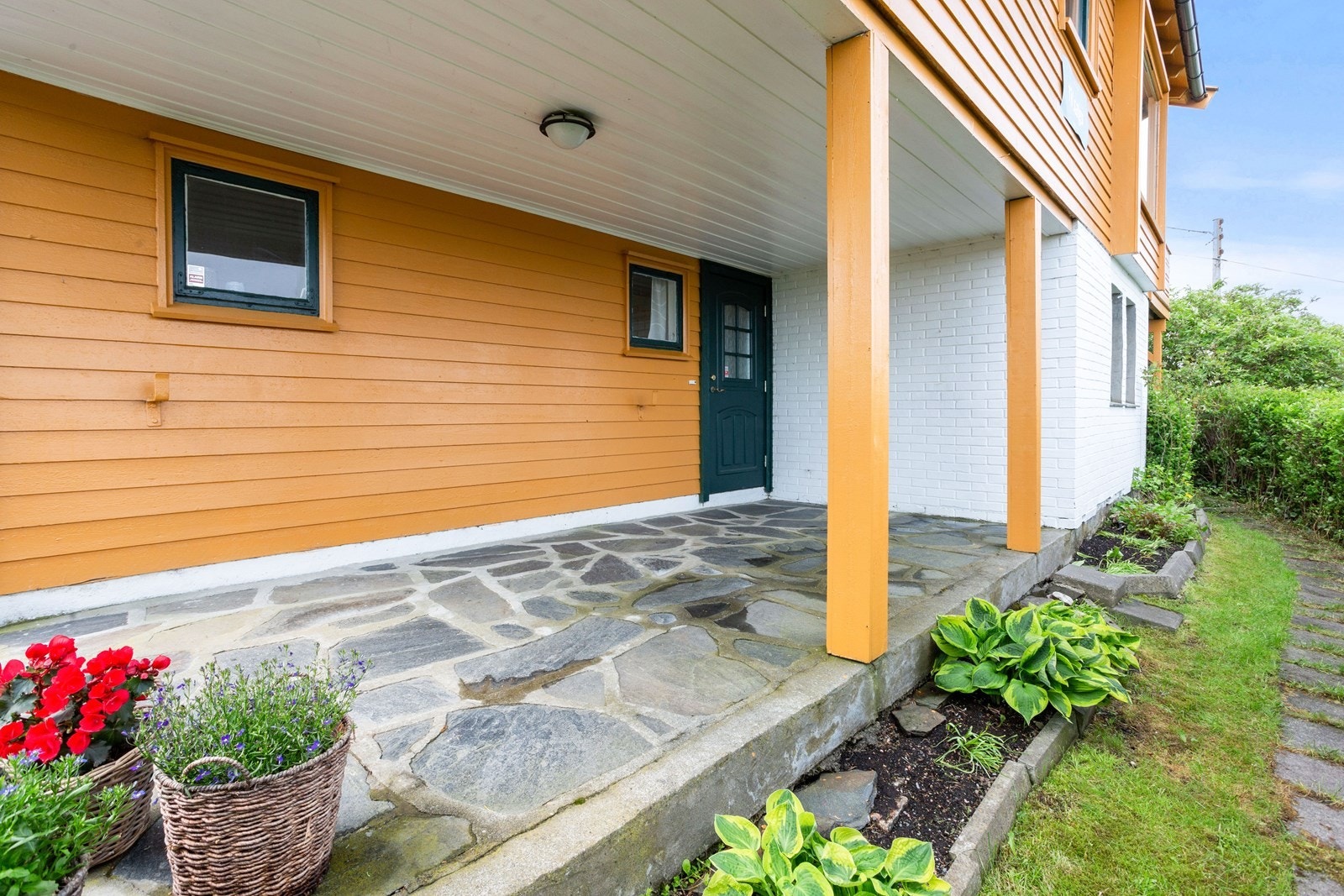 Trivelig inngangsparti Galleribilde