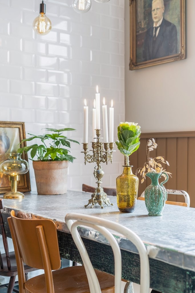 Gjennomført spisestue. Galleribilde