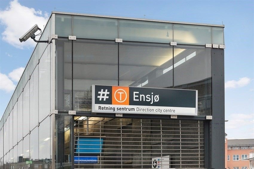 Ensjø T- bane, kort sparertur unna.. Galleribilde