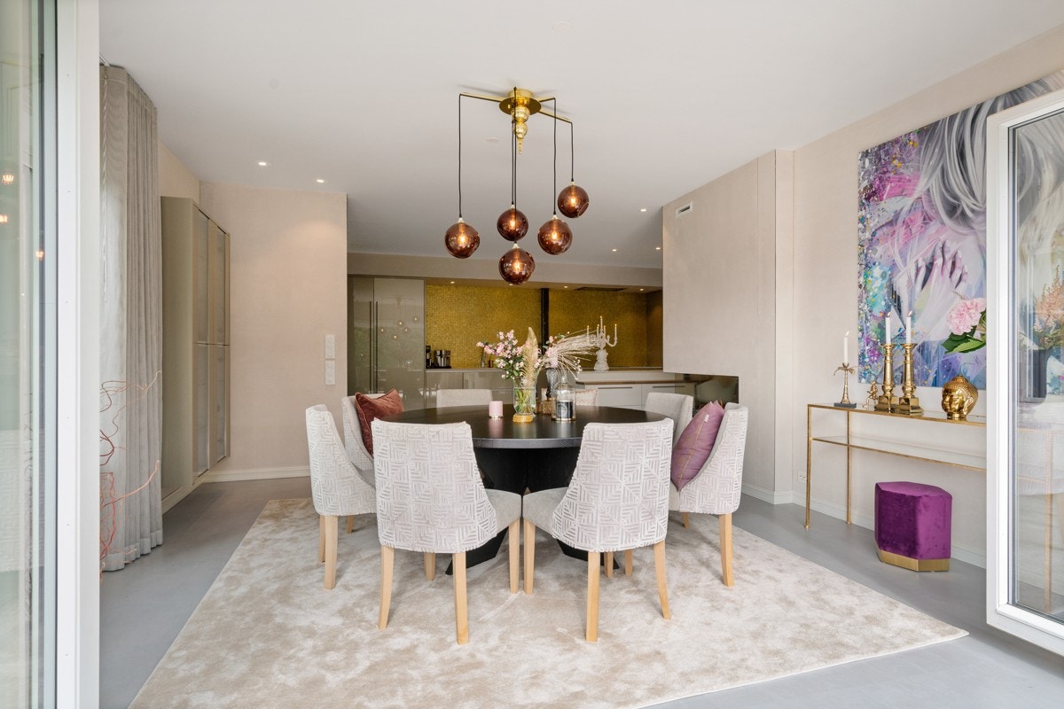 Spisestue. Galleribilde