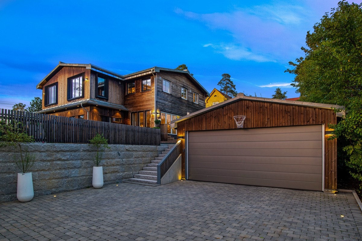 Stemning kveld. Galleribilde