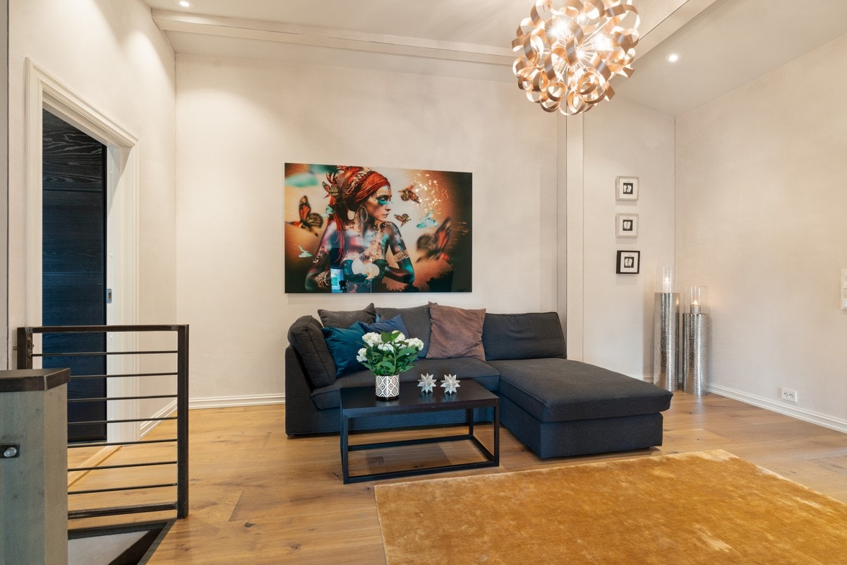 Rommet har skråtak med god takhøyde. Galleribilde