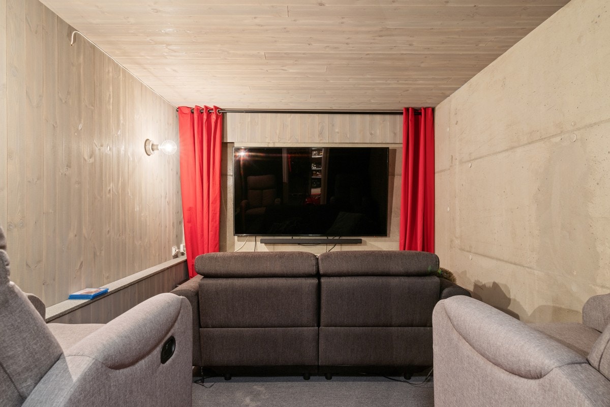 Kinorom i kjeller. Galleribilde