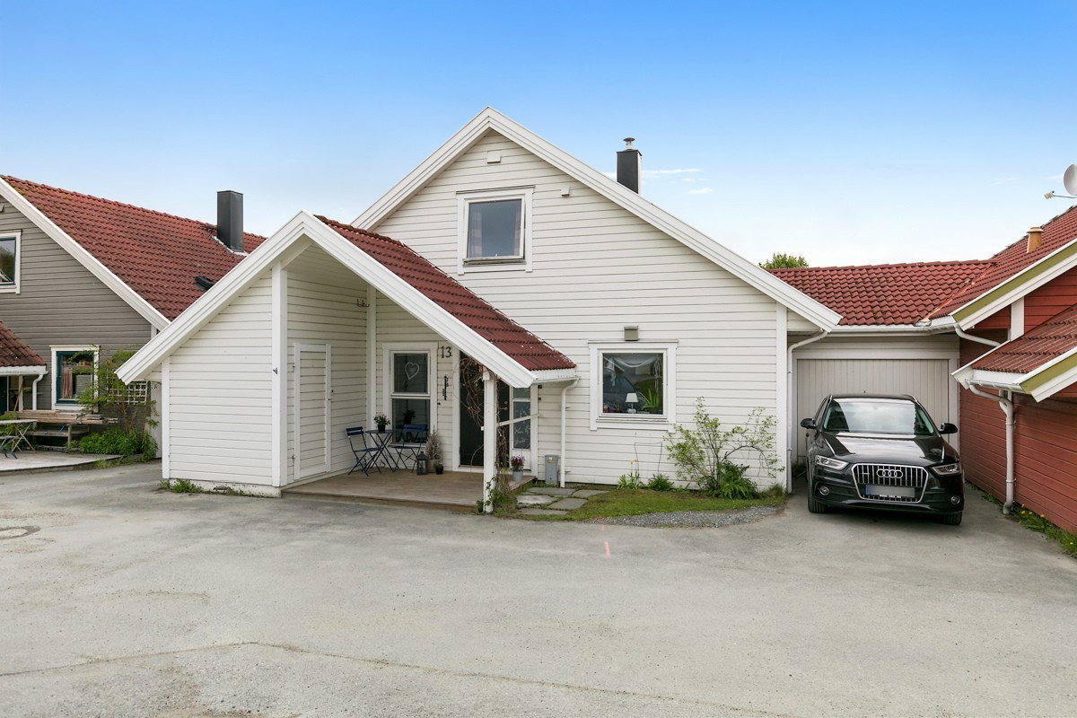 Flott enebolig i etablert boligfelt i Hamna