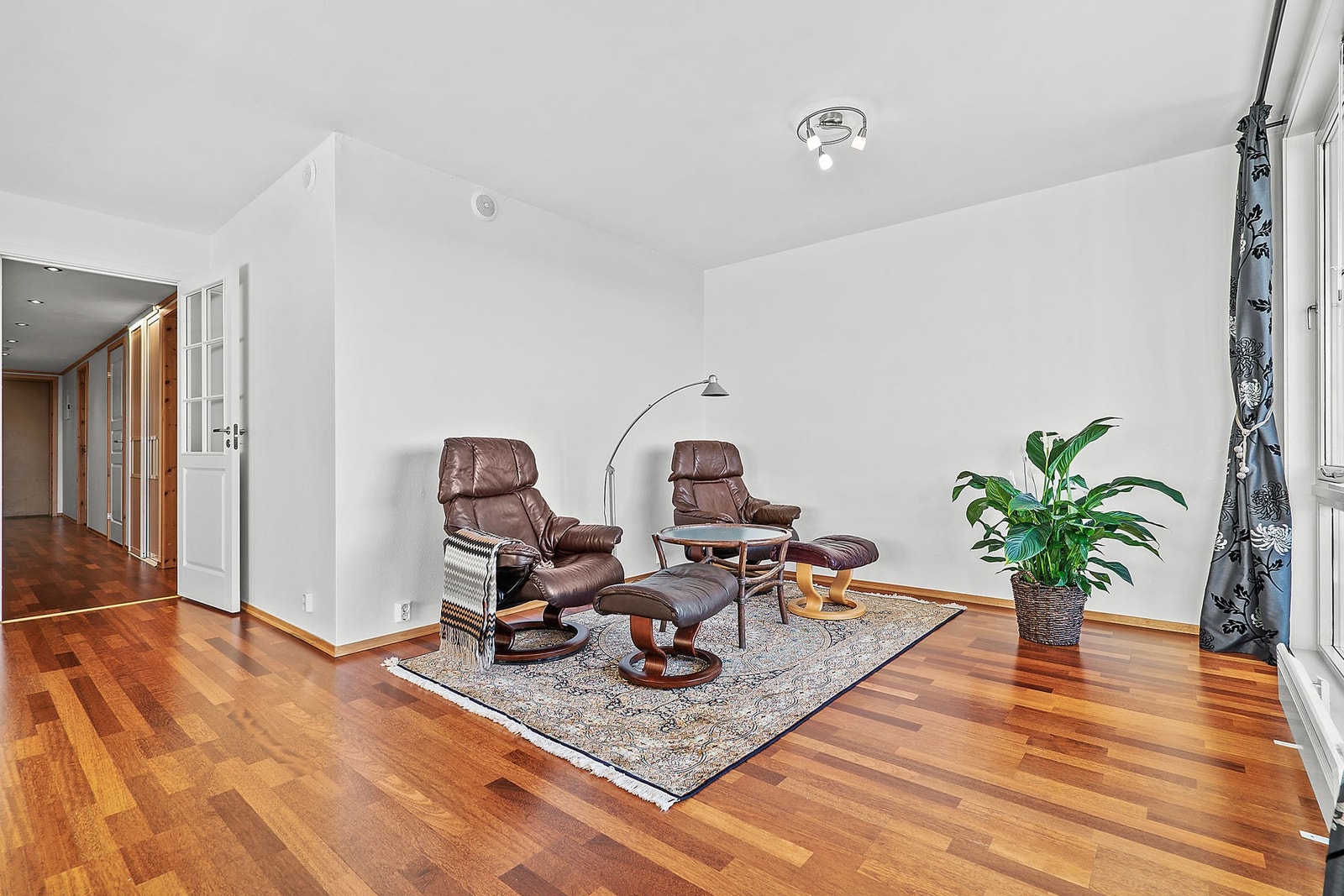 Stue med fenomenal utsikt Galleribilde