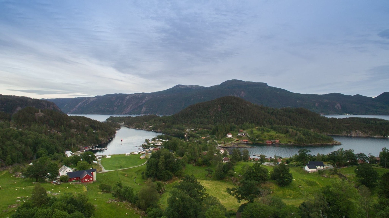 Kvaløy - , Storøynå i bakgrunnen Galleribilde