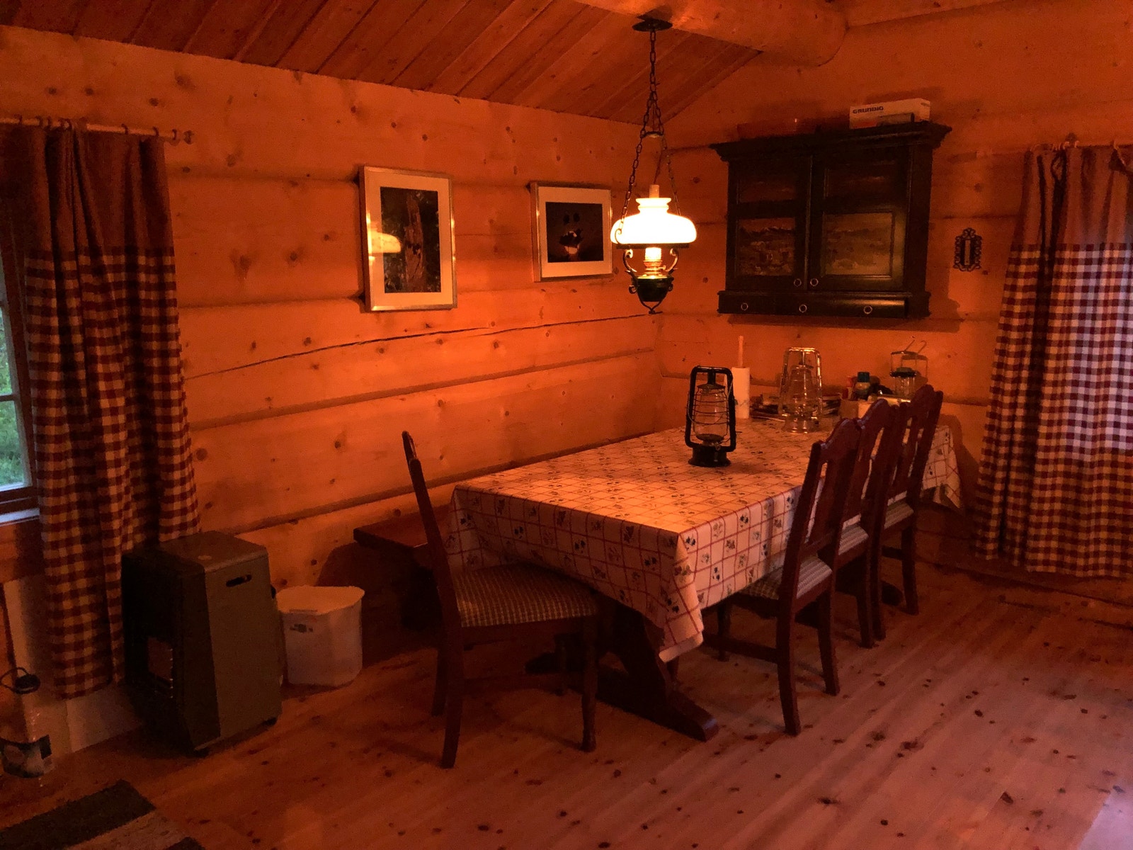 Kjøkkenbordet Galleribilde