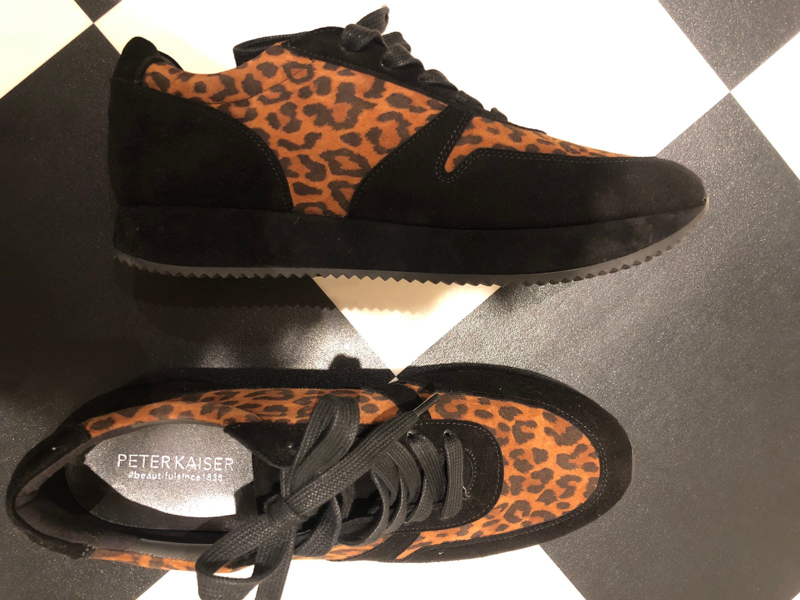 Damesko i leopard og sort semsket skinn | FINN.no Damesko i leopard og sort semsket skinn | FINN.no