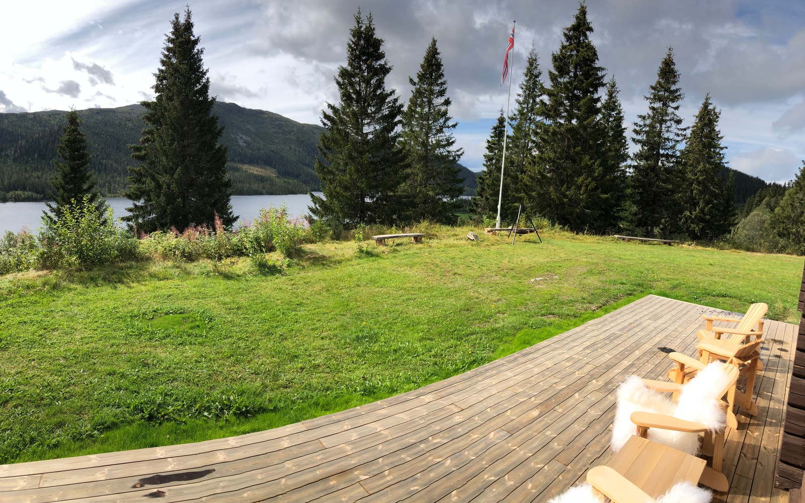 Terrasse/platting med utsikt mot sør Galleribilde