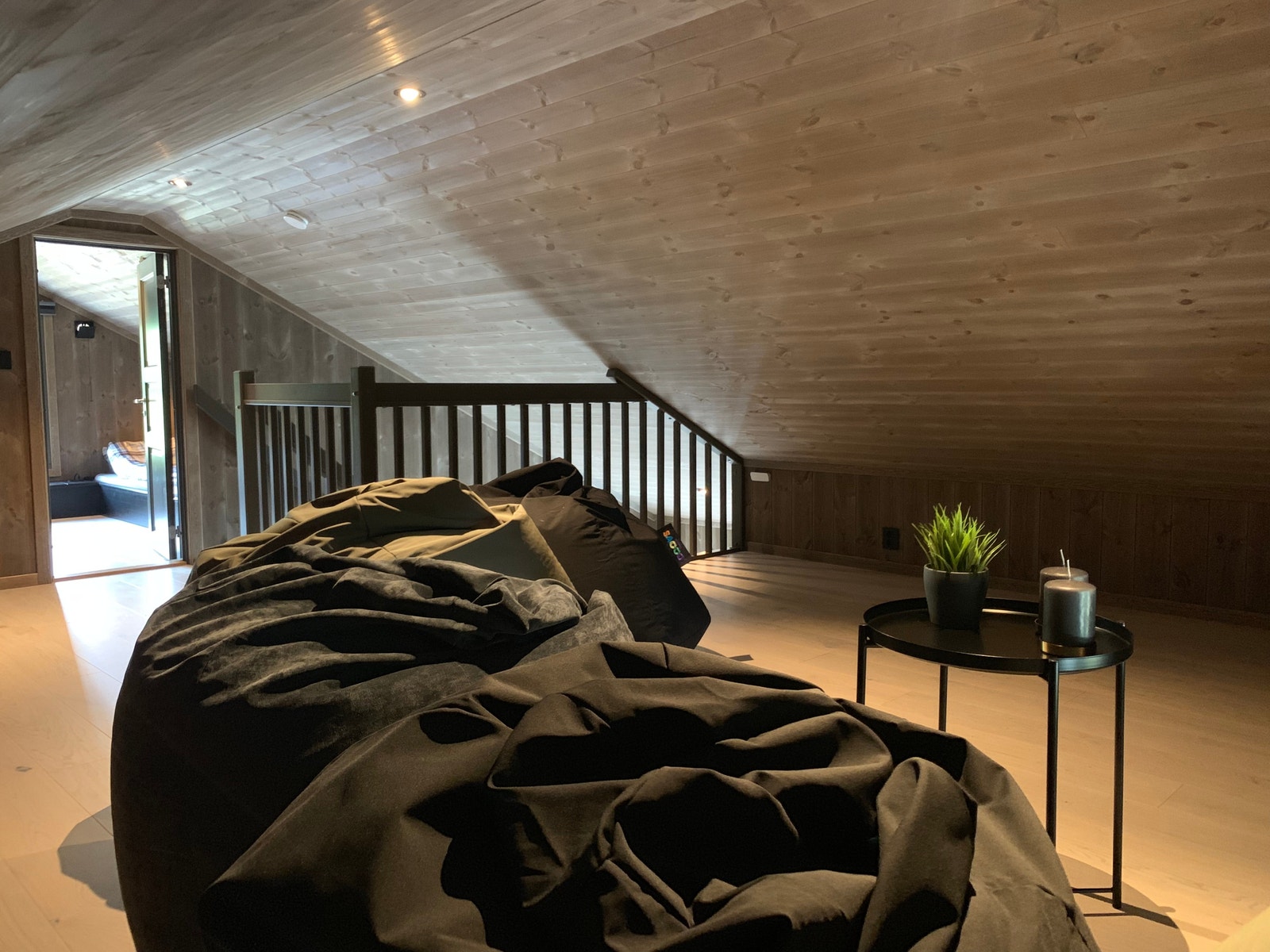 Tv-stue 2. Etg. Galleribilde