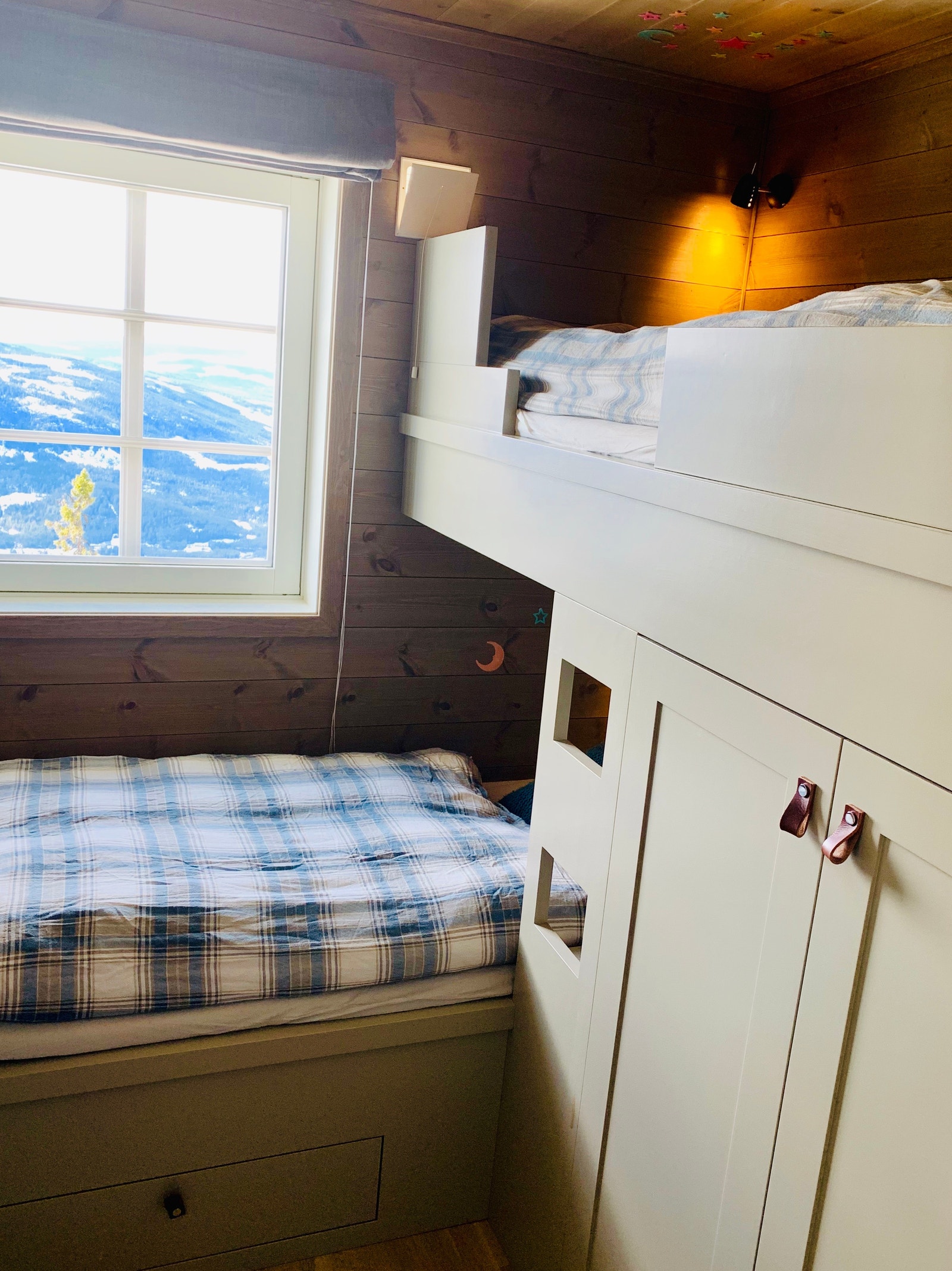 Soverom 2 - 2 sengeplasser og garderobeskap Galleribilde