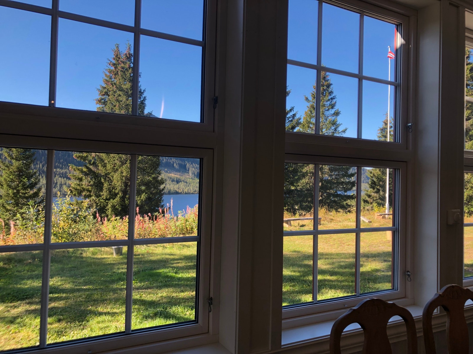 Utsikt fra kjøkkenvinduet Galleribilde