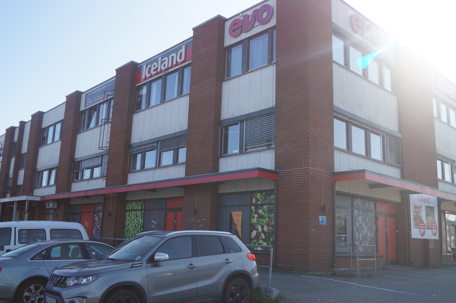 Fasade inngang sett fra øst Galleribilde
