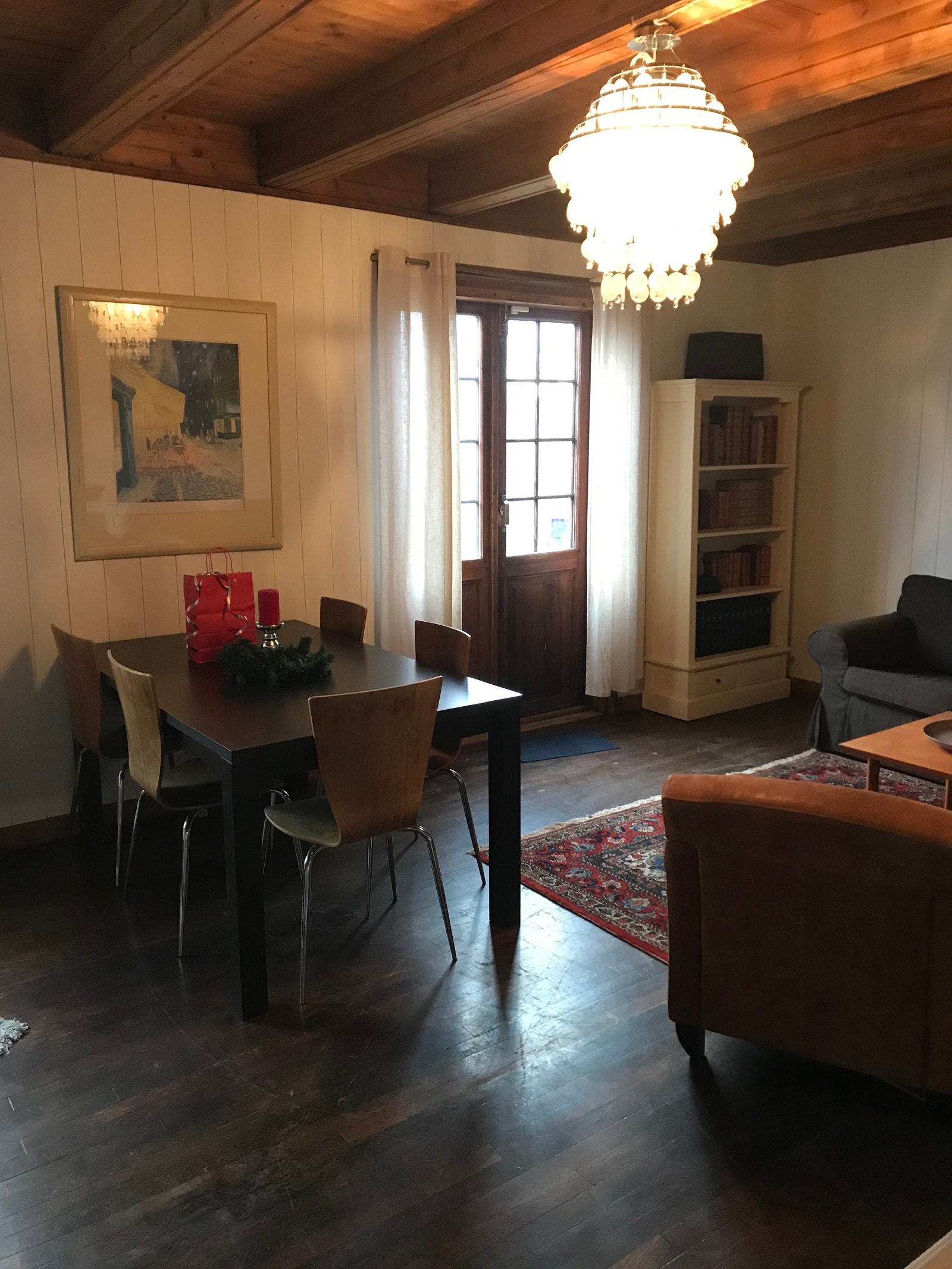 Utgang til felles terrasse fra stuen. Galleribilde
