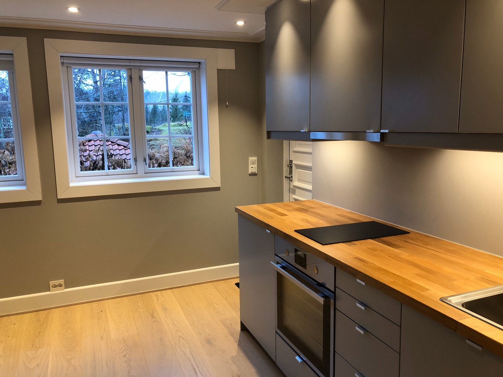 Stue m/ kjøkken Galleribilde