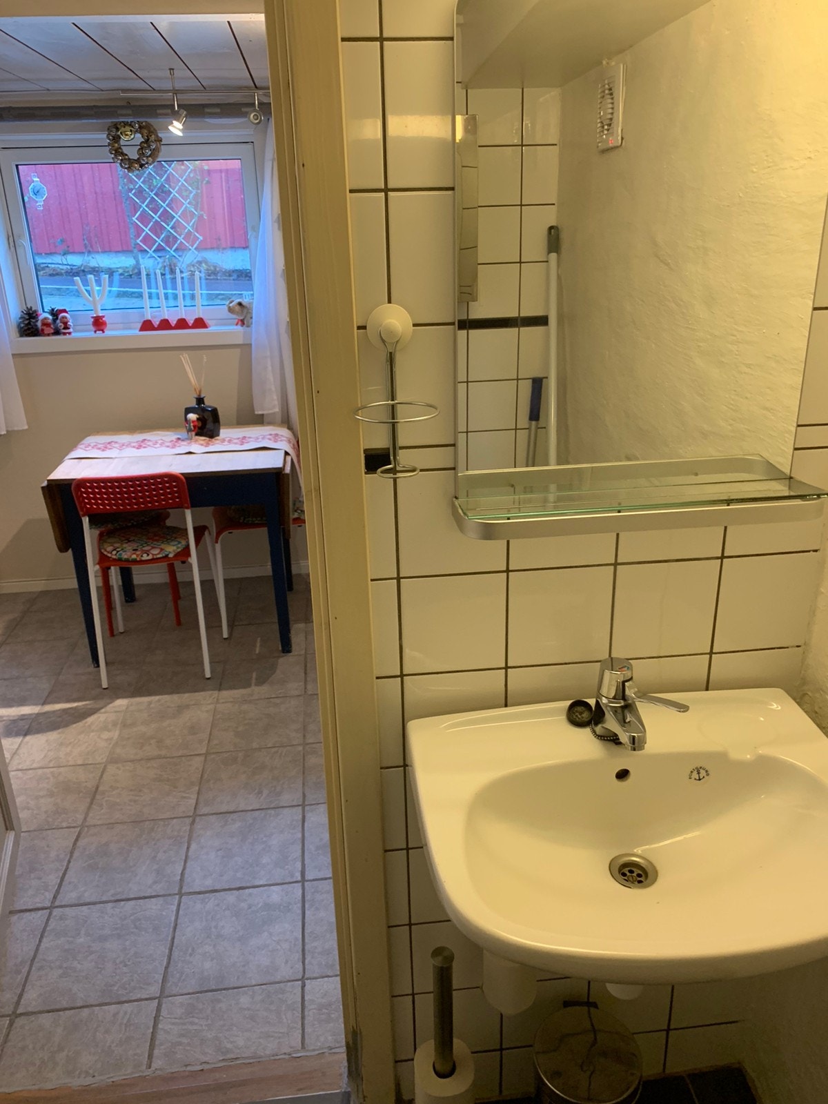 Fra bad mot kjøkken Galleribilde