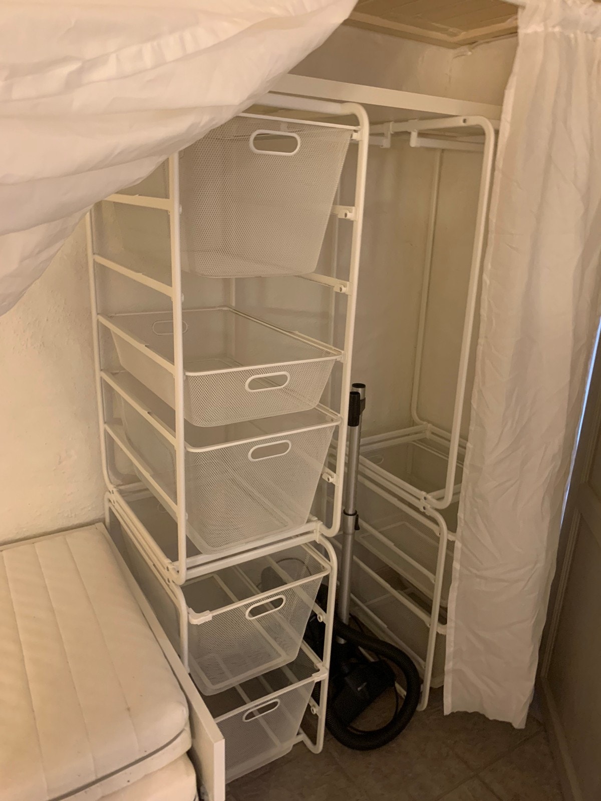 Garderobe Galleribilde