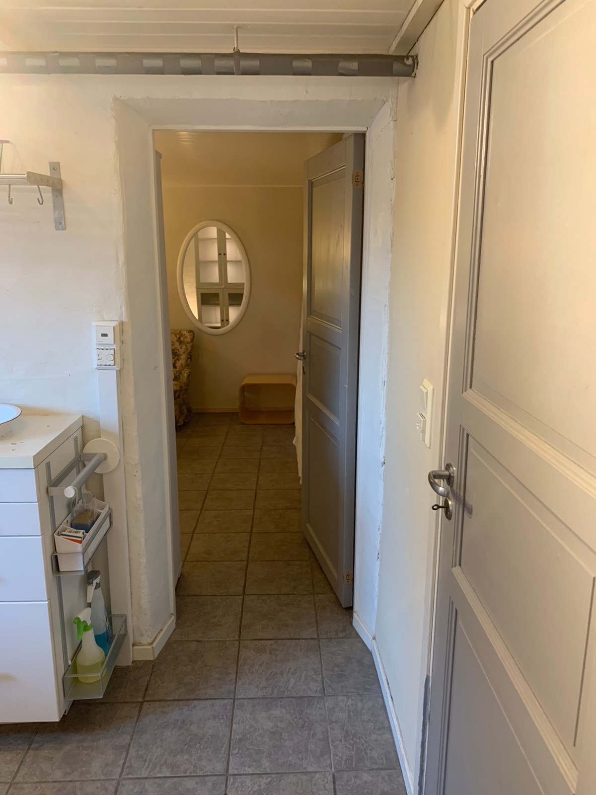 Fra kjøkken mot stue/soverom Galleribilde