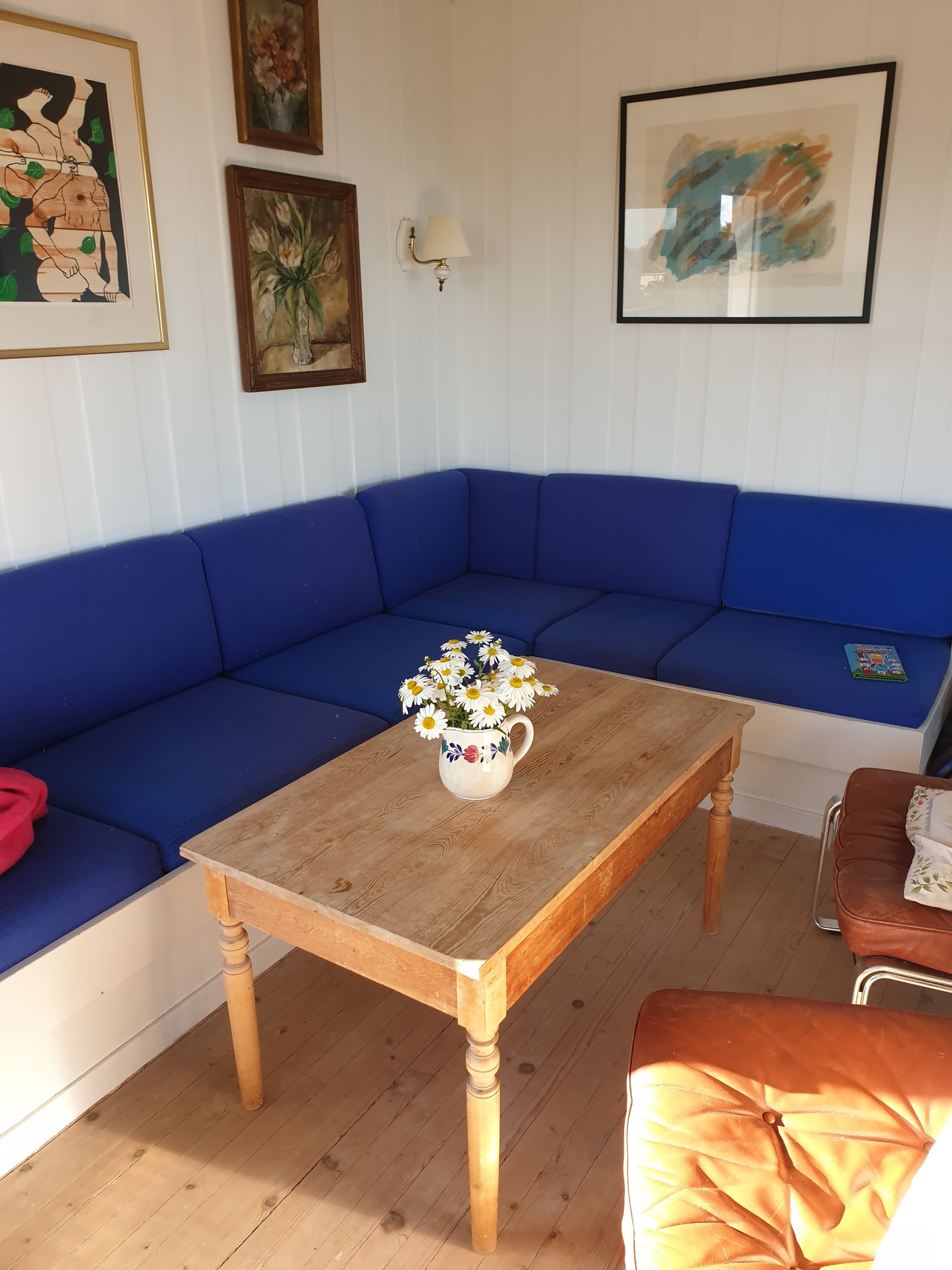 Sofaen i hytte 1 Galleribilde