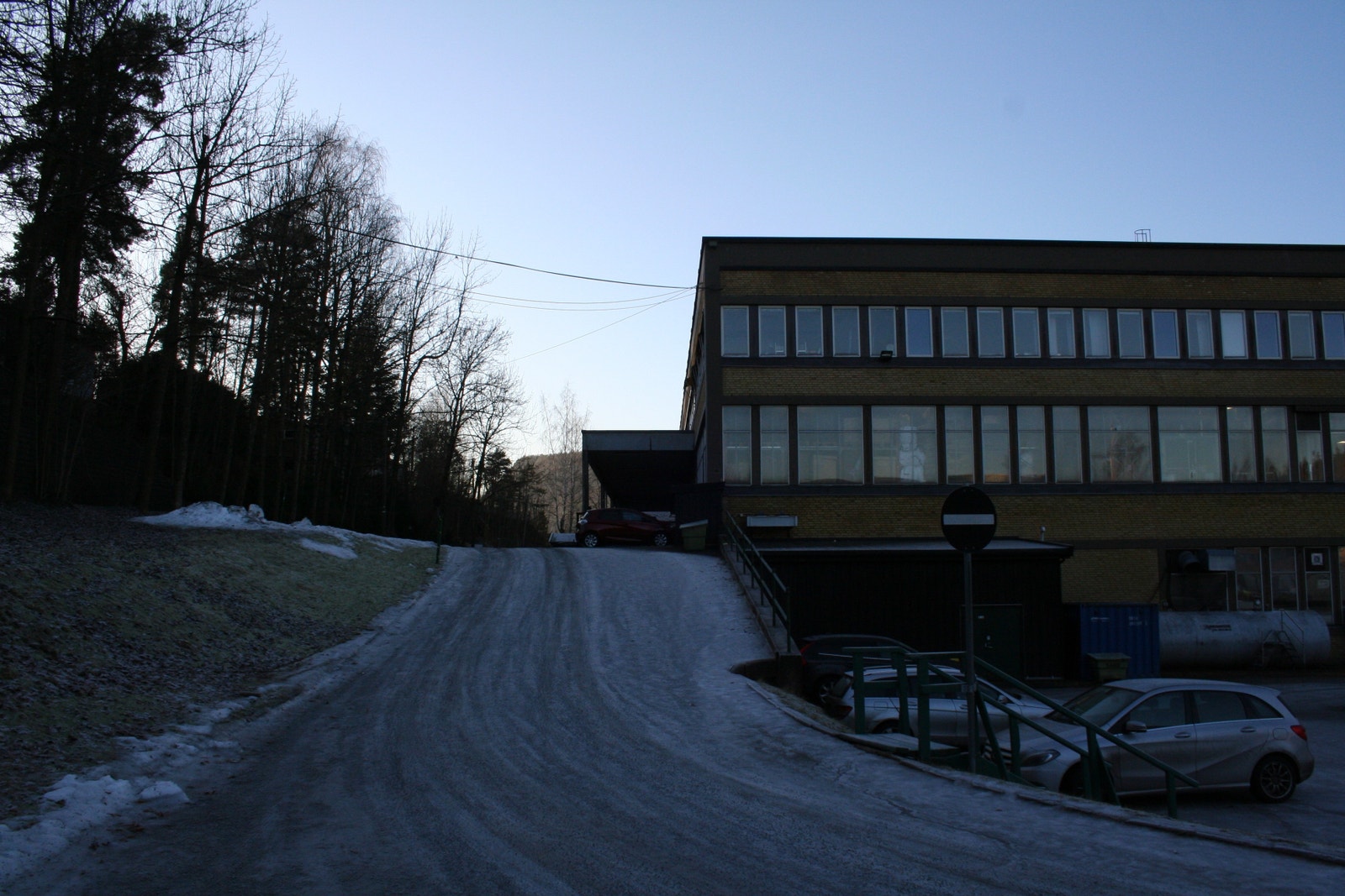 Vei bak bygg Galleribilde